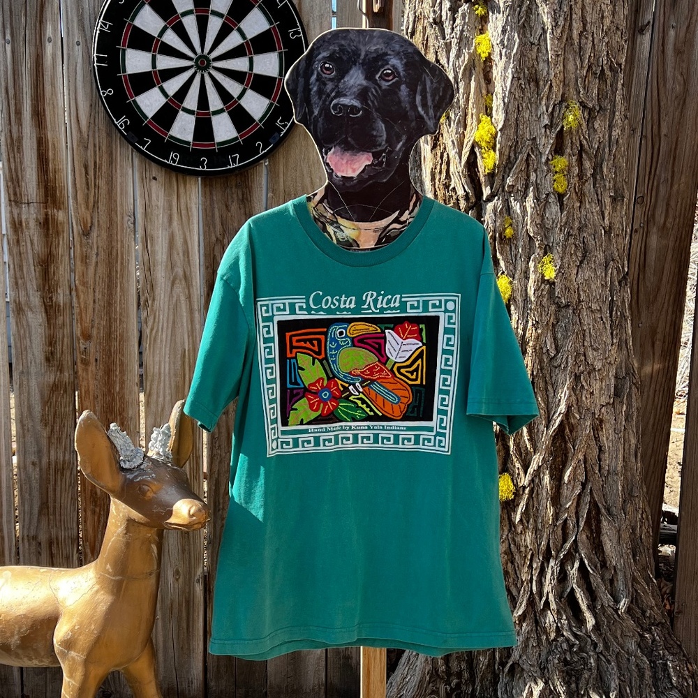 Vintage Costa Rica Embroidered Tropical Parrot Indios Shirt.